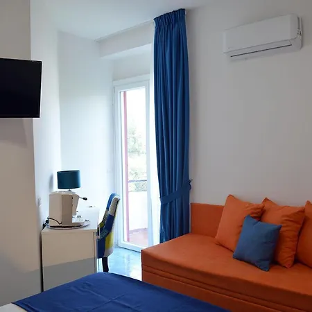 Andrea Room&breakfast B&B 4*